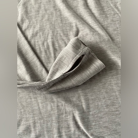 NWT Grey active long sleeve - Picture 4 of 6